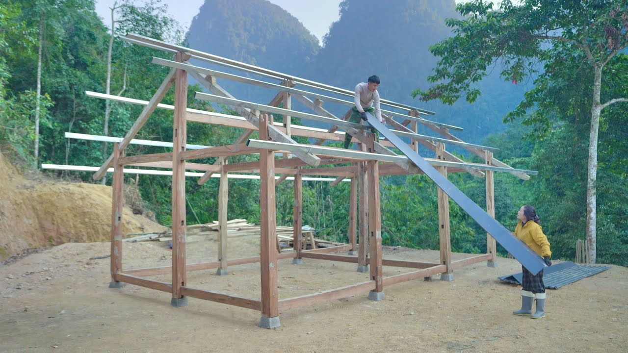 Impressed with Duong's IRON WELDING Technique: Replace The Entire Old Wooden Roof Frame