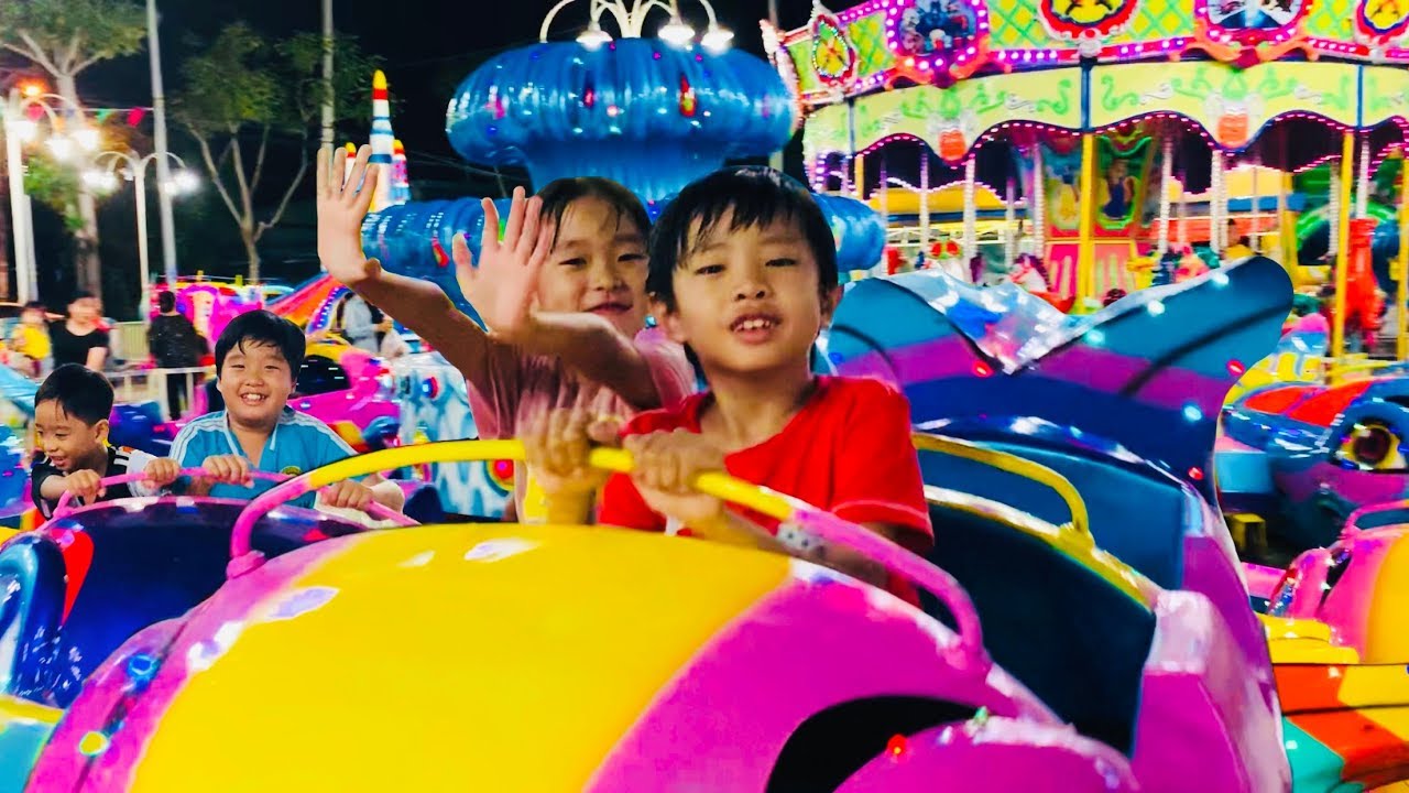 Stin Dâu Đi Khu Vui Chơi Chơi Cá Chép Lượn - Lái Máy Bay - Đuổi Bắt (^_^) Stin Dâu Bị Hư Xe