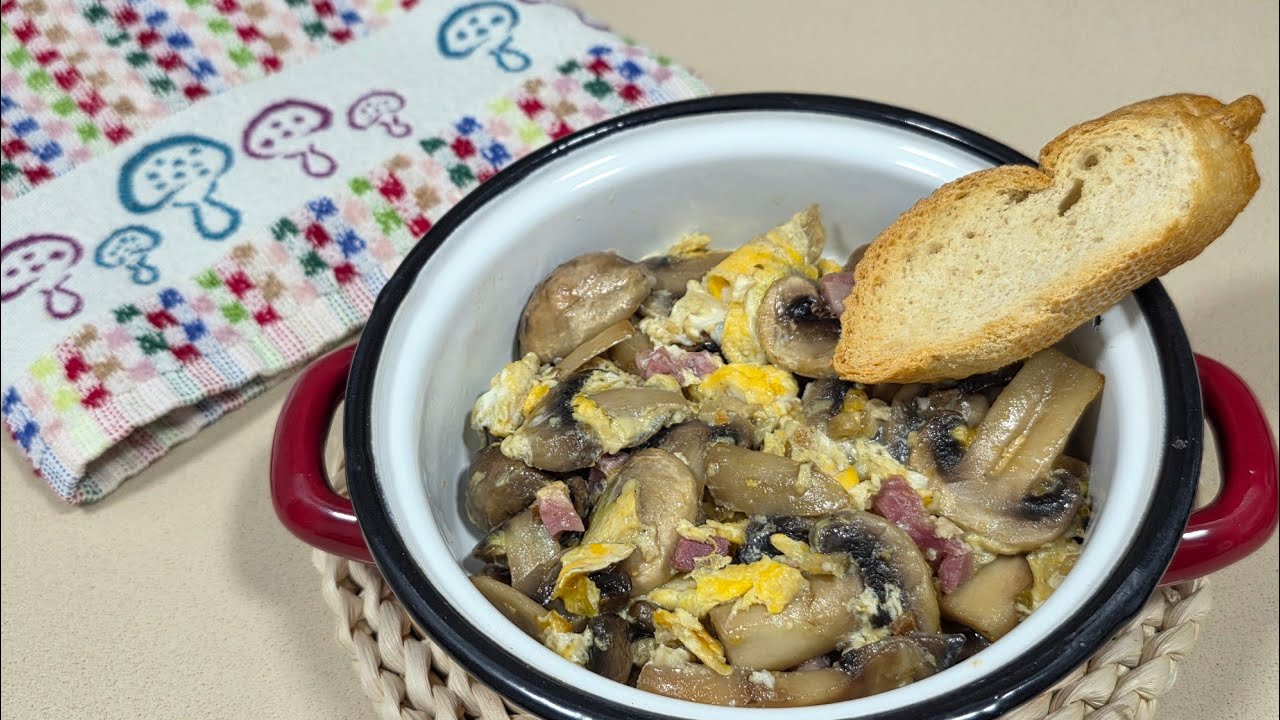 🌜Cena rápida, no te compliques 🥚 revuelto de champiñones al ajillo 🧄 con jamón.