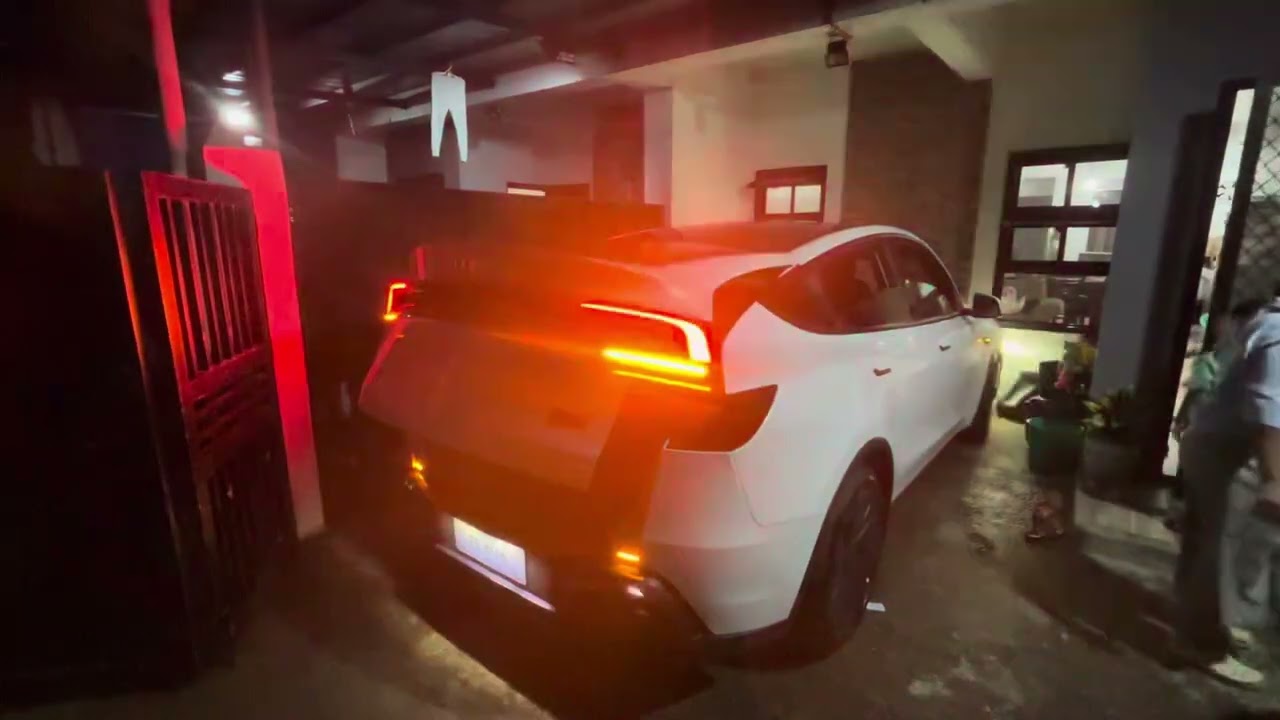 Did Tesla Just Make a Transformers Light Show? 🚘