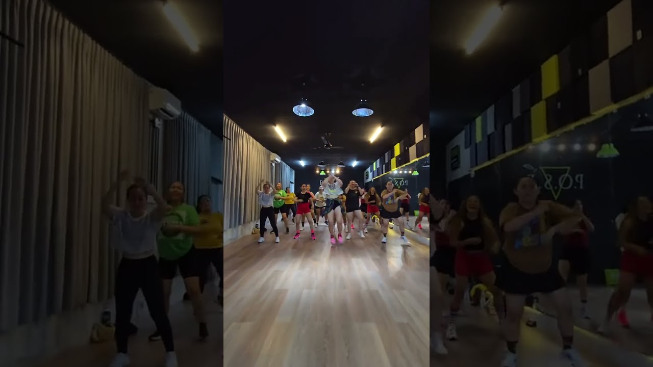 Lets Party ! Melompat dan bergoyang #zinsingaraja #zinbuleleng #posestudio #zumbasingaraja #zumbabul