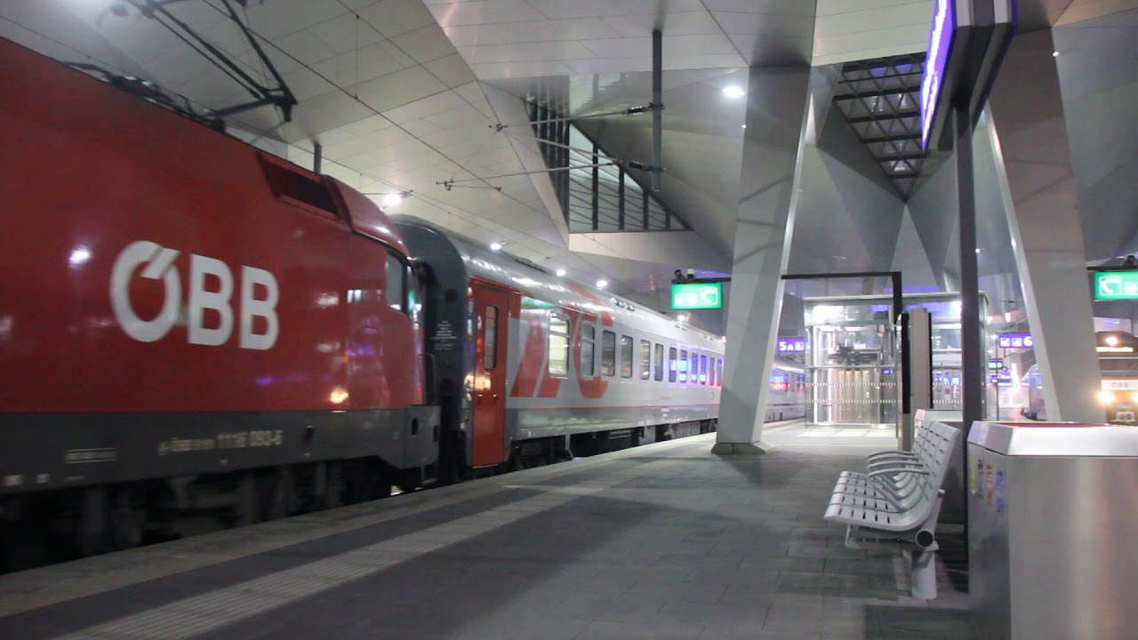 Express train Moskva - Nice leaving Wien Hbf