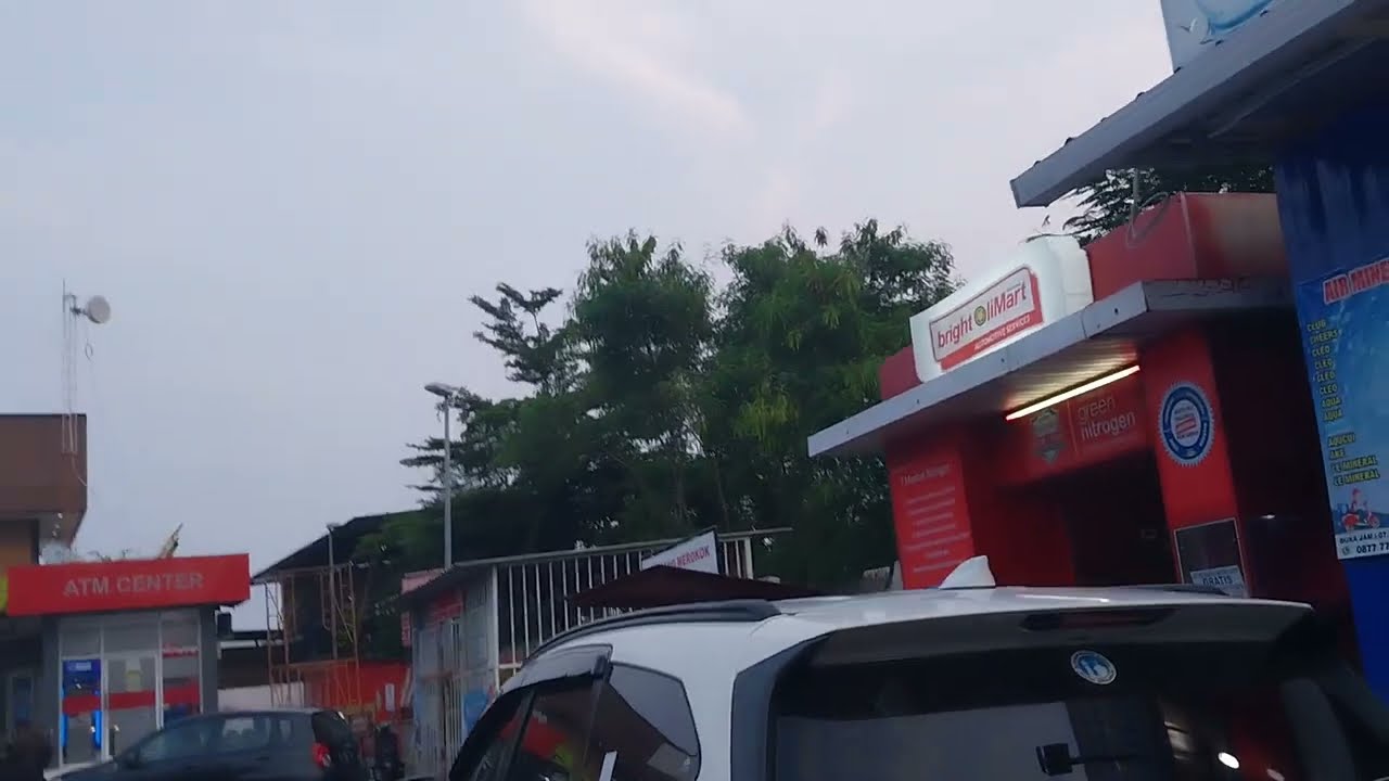 Tambal Ban Nitrogen, SPBU Pom Bensin, Pakuwon City, Laguna Surabaya, 9 Maret 2023