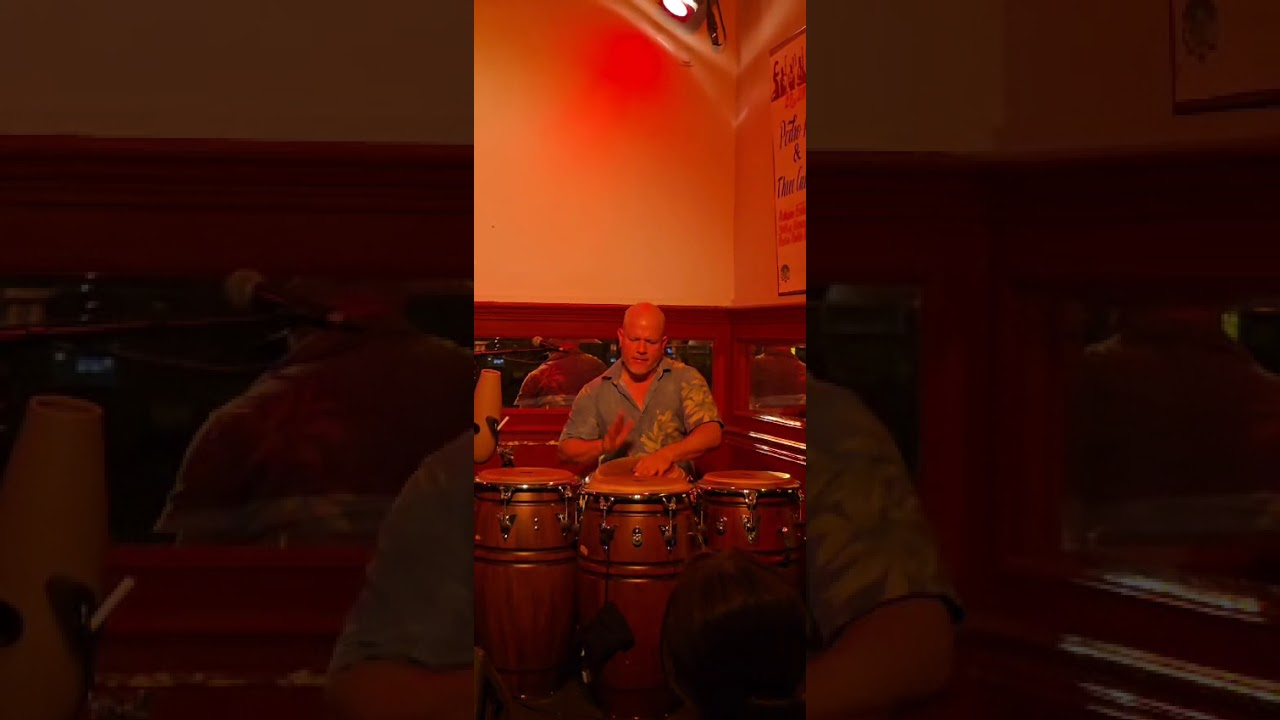 @PedroPabloRodriguezMireles improvisando en las #congas #percussion 