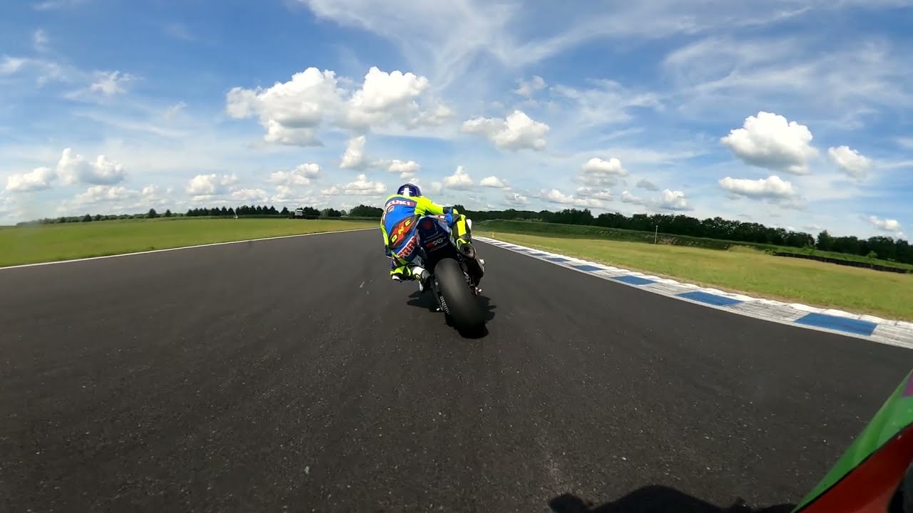 Bresse 2021 06 12 entrainement pos&eacute; de coude d'un 1000 GSXR