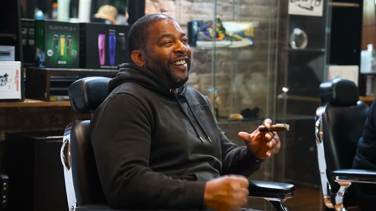 "Hurry up Shawn They're gonna K*ll us!!!" Little Shawn Recalls Wild Story W/ Eric Sermon on the Road