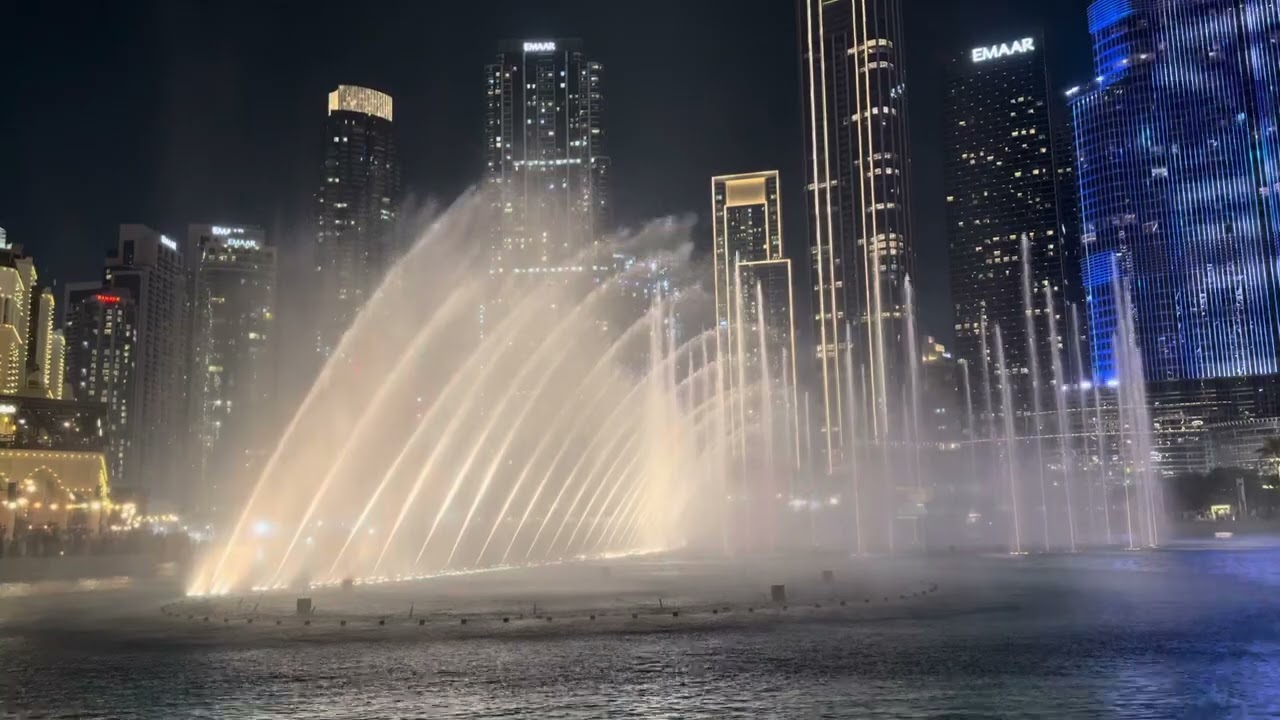 Wow! Wonderful dancing fountain at Burj Khalifa