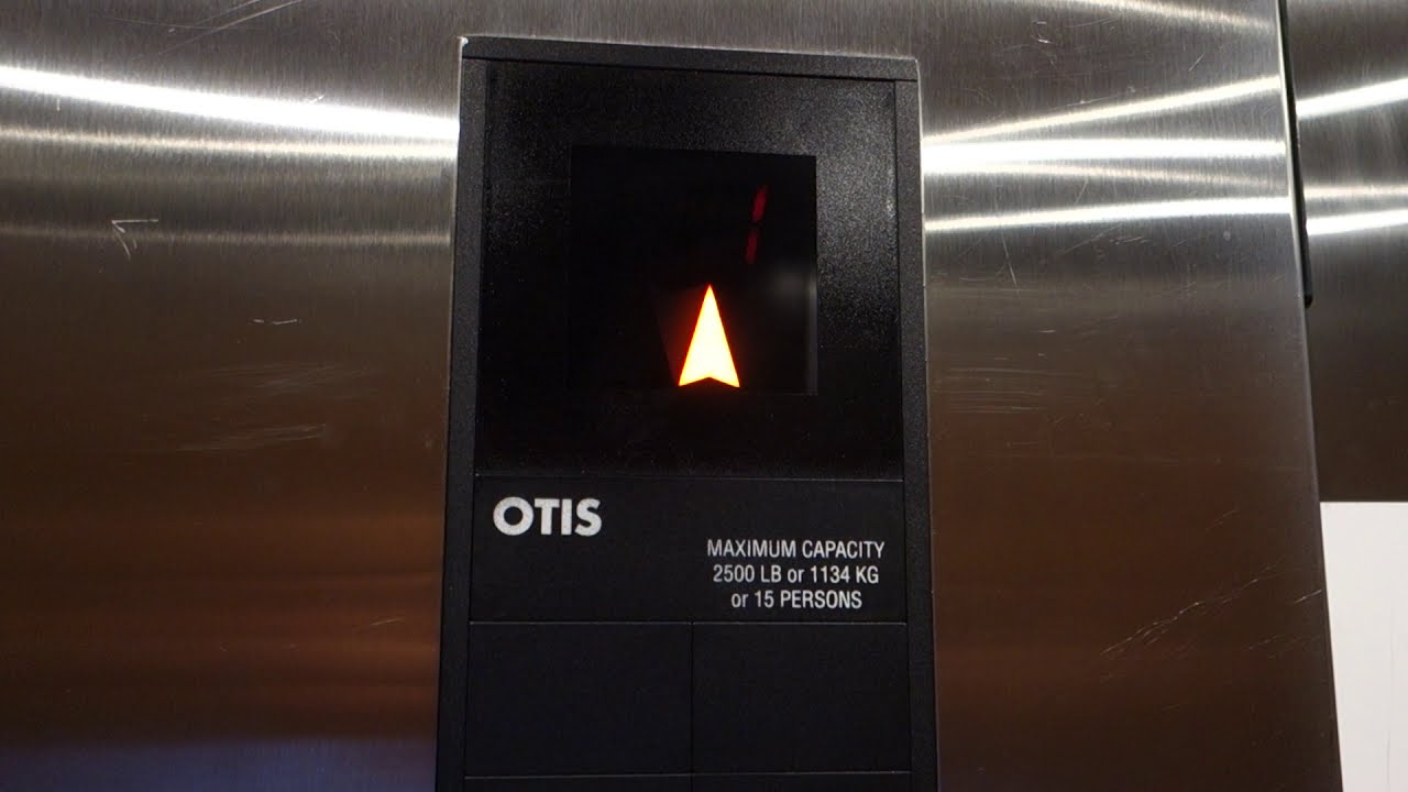 2004 OTIS Series 6 Hydraulic Elevator @ Hampton Inn West Palm Beach Central Airport, FL, USA.