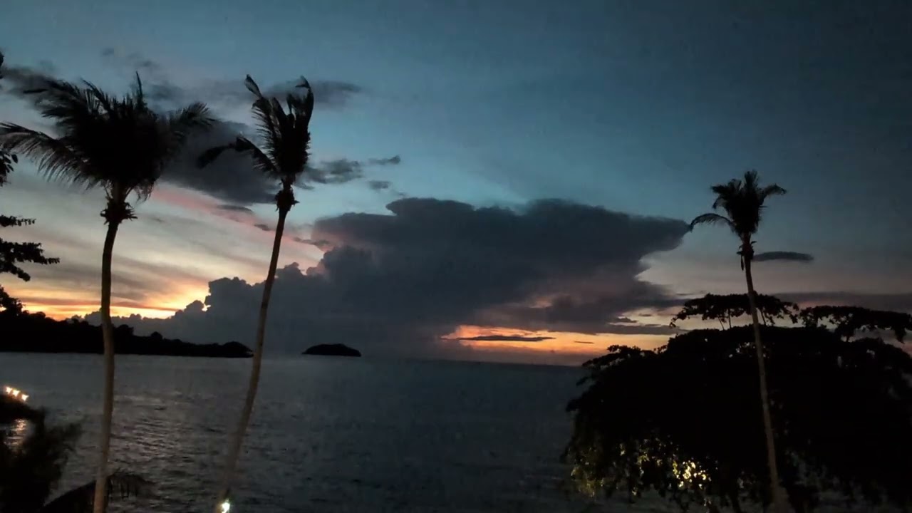 Beautiful thunderstorm in Koh Chang, Thailand! ⛈️⚡🇹🇭❤️