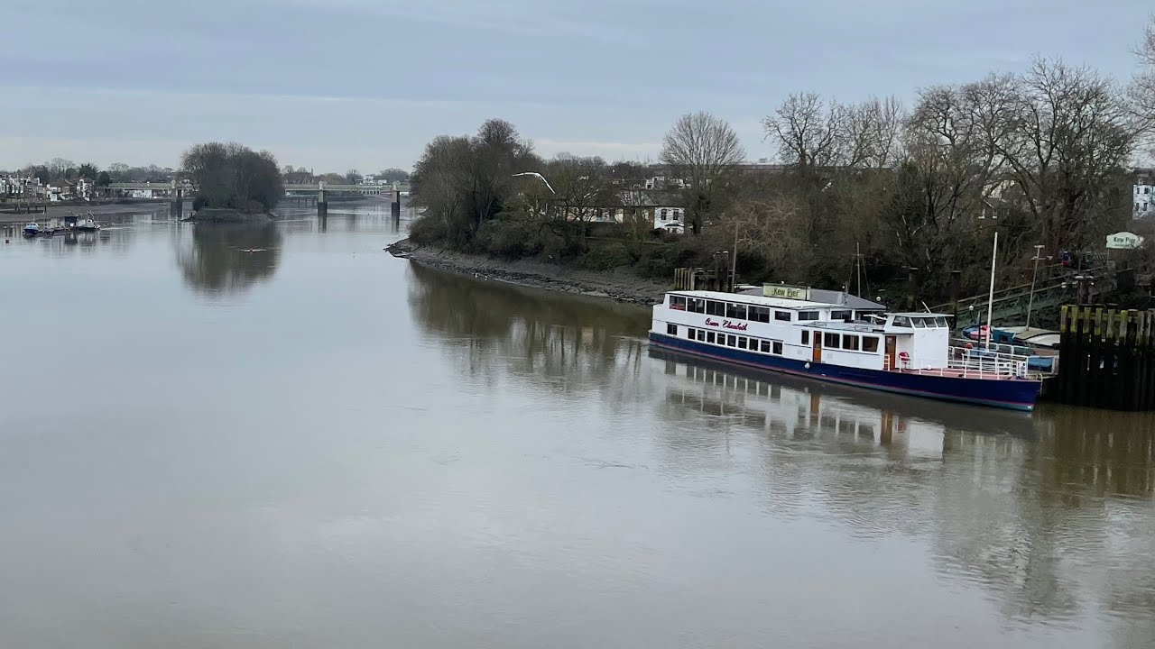 London Walk - Hammersmith to Kew Bridge