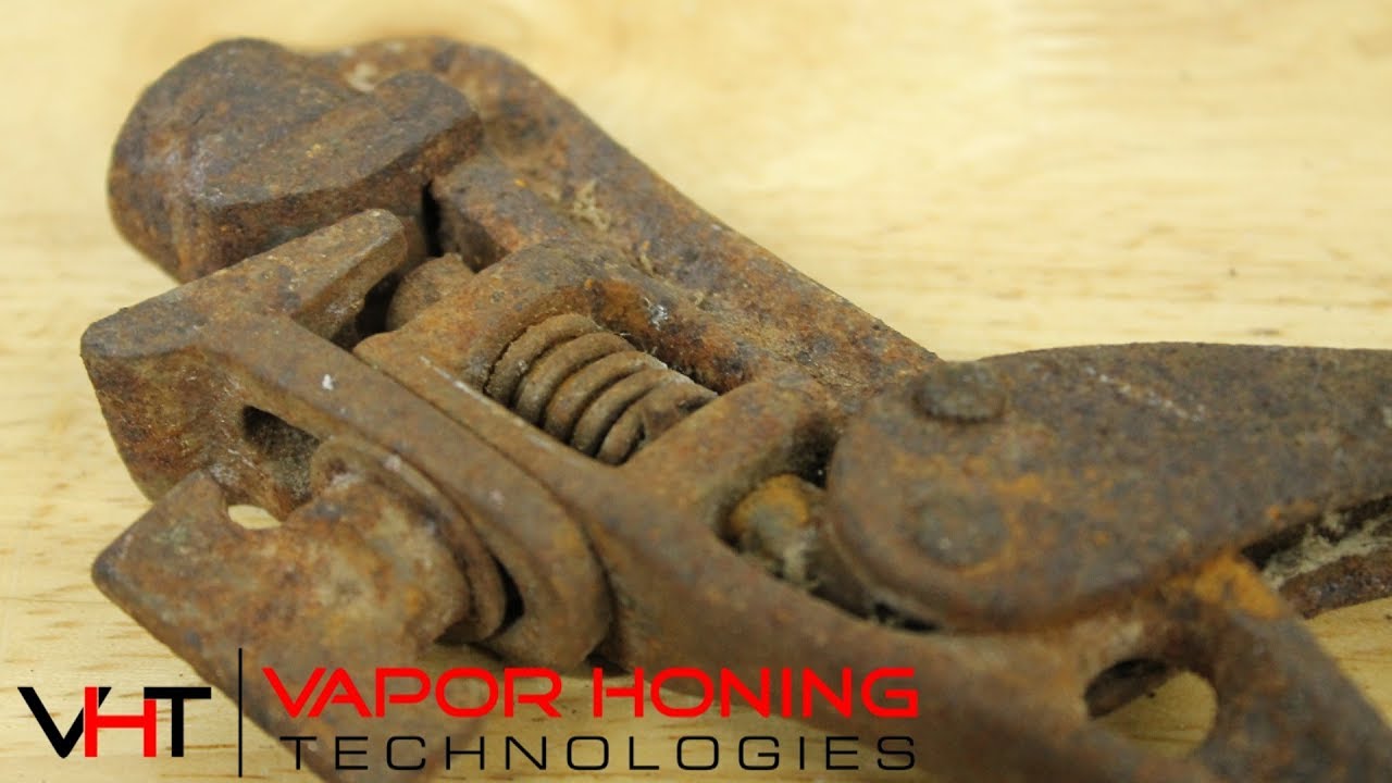 Removing Rust from Tool with Wet Blasting - Vapor Honing Technologies