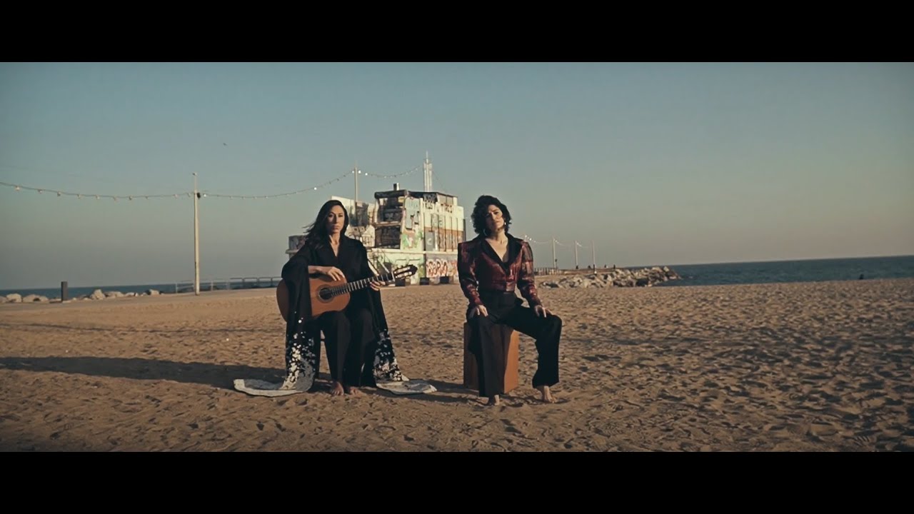 Elena Gadel & Marta Robles - Cisne Redondo