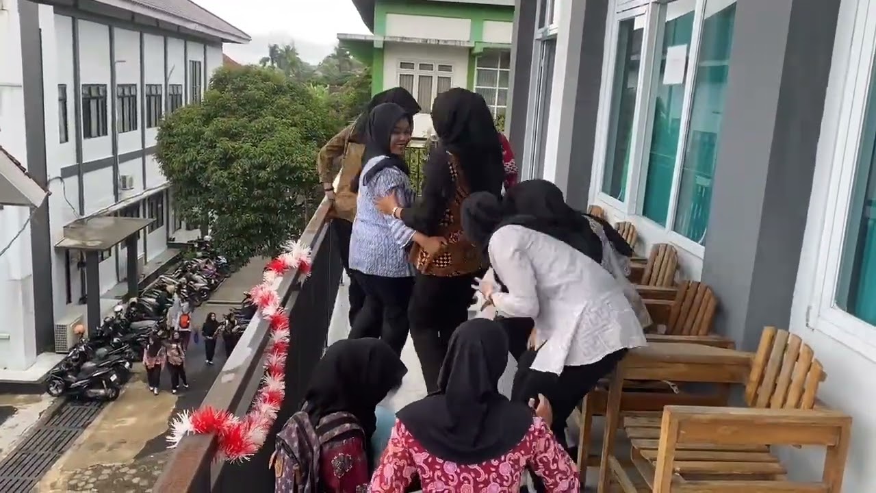 TUGAS 3 KELOMPOK 3 KOMUNIKASI TERAPUTIK TERHADAP REMAJA DEPRESI BULLYING