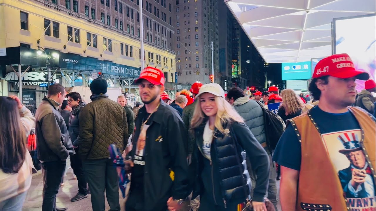 NYC LIVE Walk: Midtown Manhattan Trump Rally AfterMath Sunday Night October 27, 2024