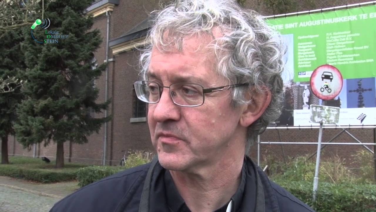Plaatsing kruis St  Augustinus kerk Elsloo 2015