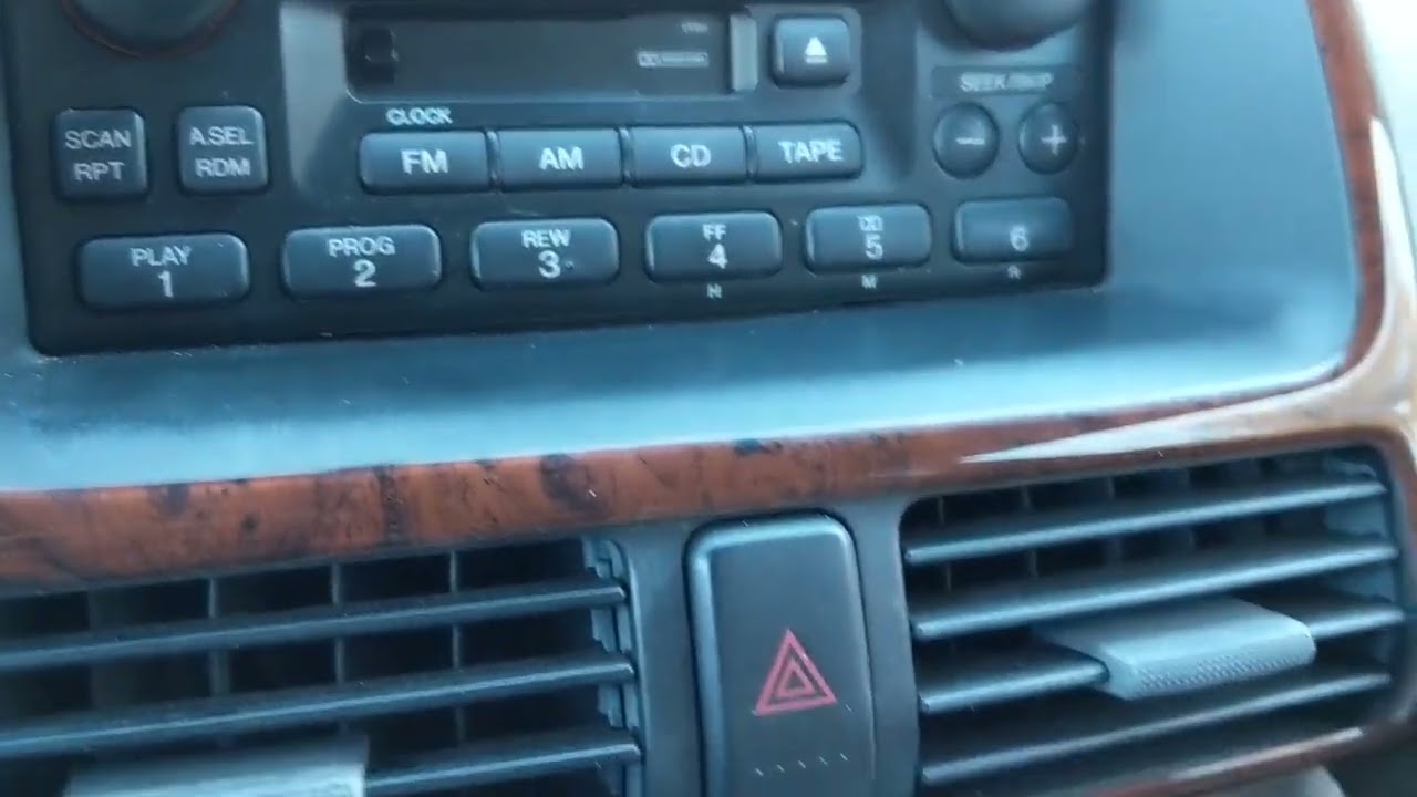 Honda CR-V 2003 года. Как найти код радиоприемника? Настройка часов непроста, если у вас нет кода.