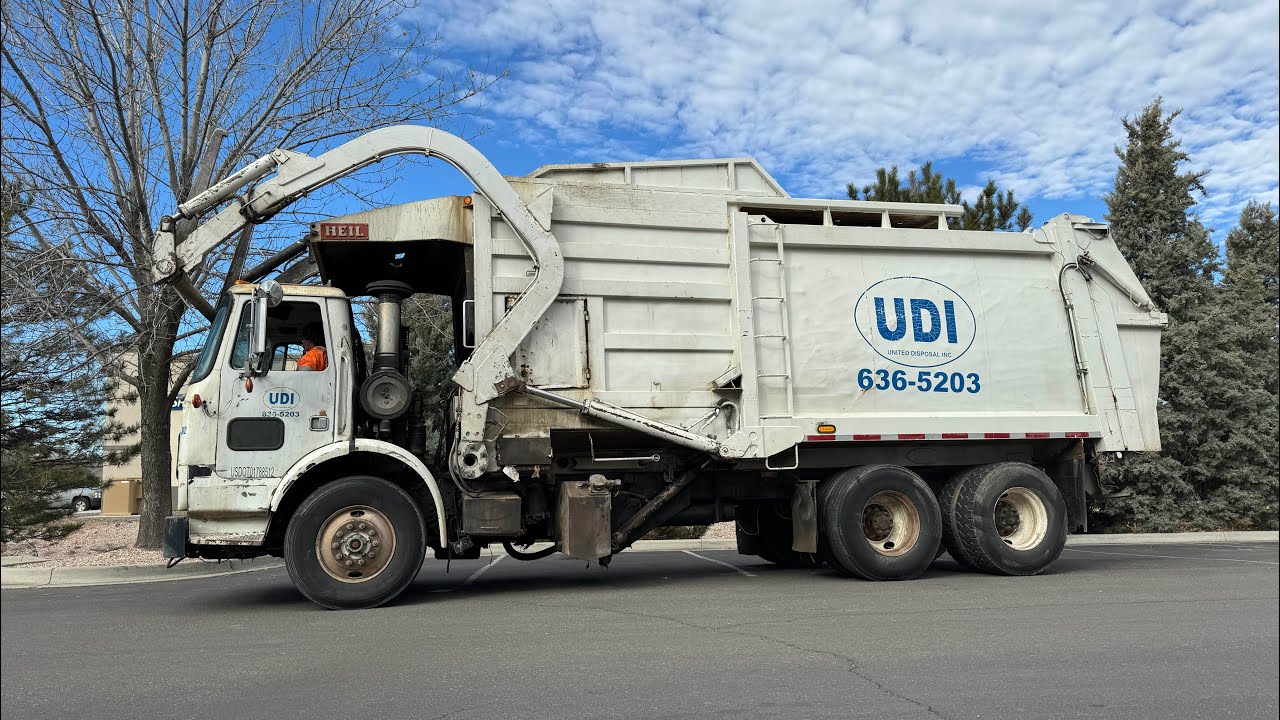 United Disposal WhiteGMC Heil Front Loader