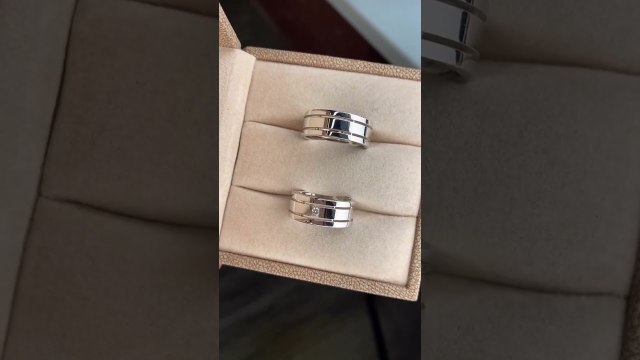 18 K WHITE GOLD RING WITH DIAMONDS