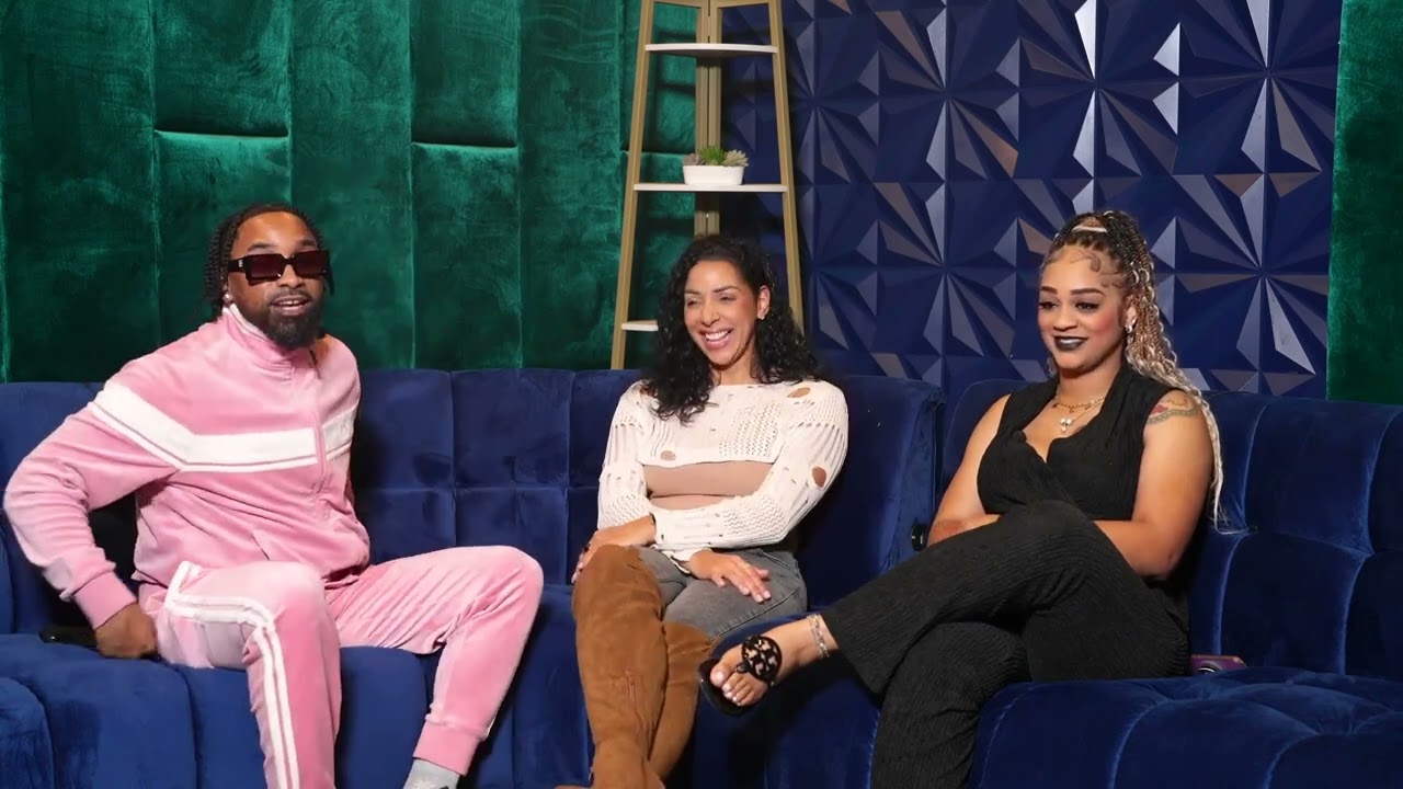 Social media comedians vs on-stage comedians… is there really a difference? 👀🎤
