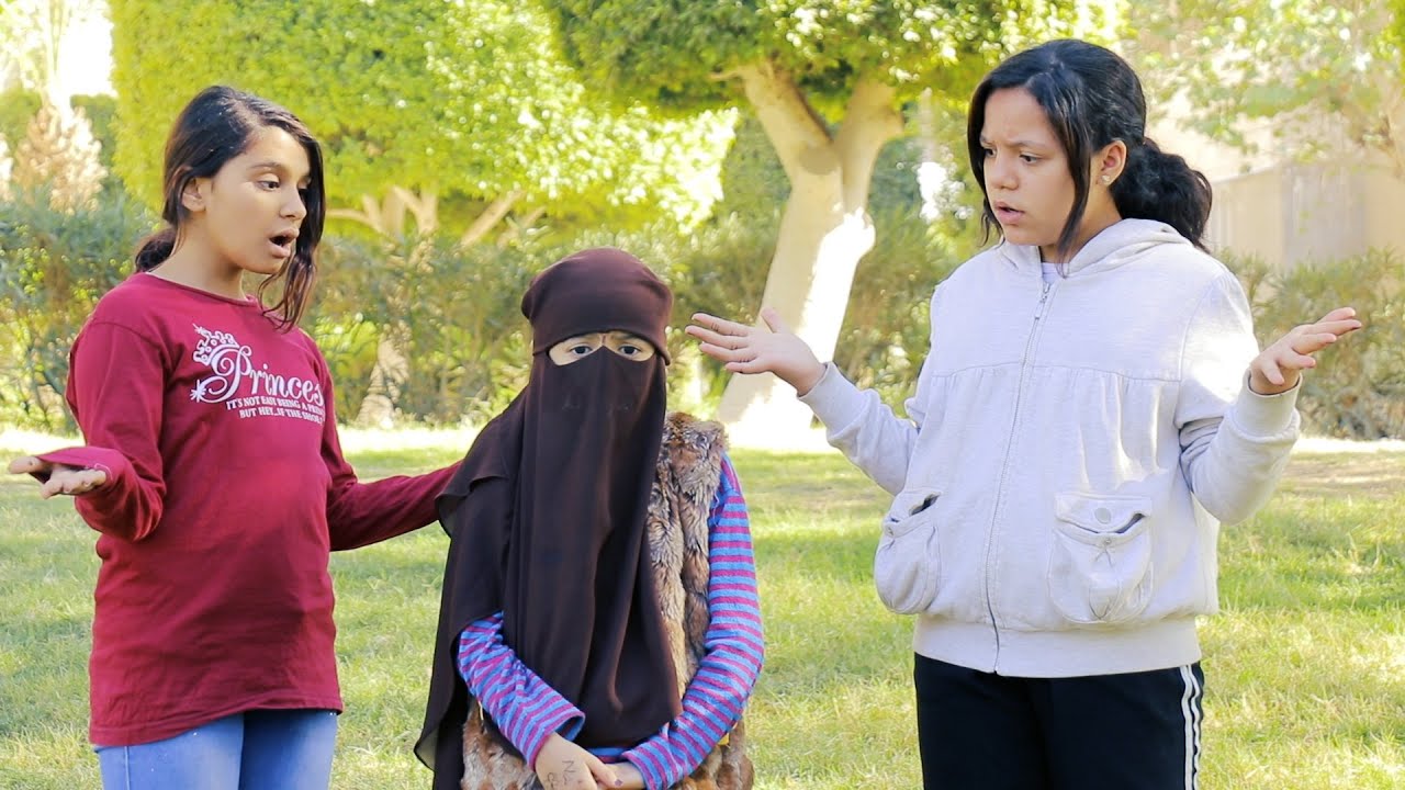 أب متذمد ينقب بنته👧 في سن ال٨ سنوات ولكن يحدث عكس توقعاته😱😱