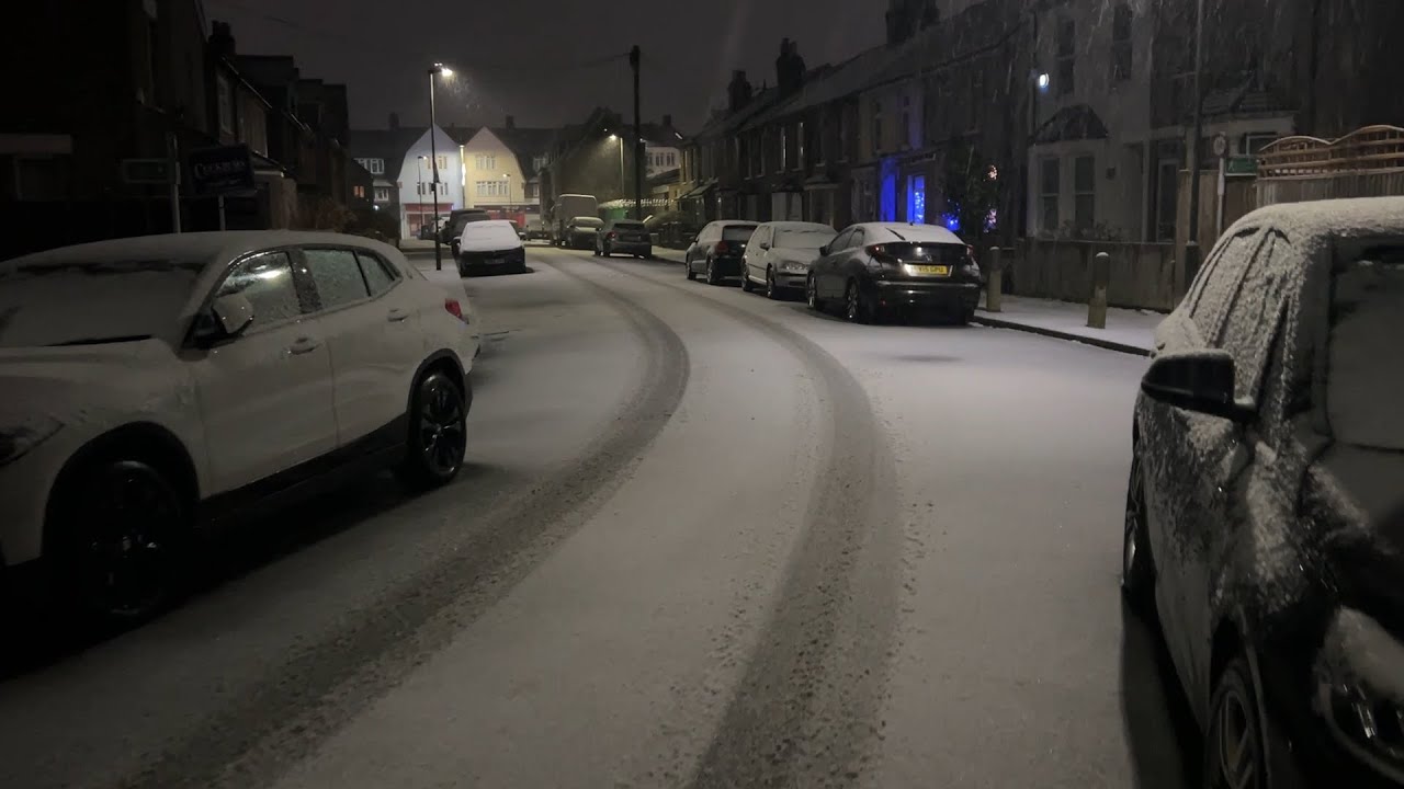 NEVE EM LONDRES   04 01 2025