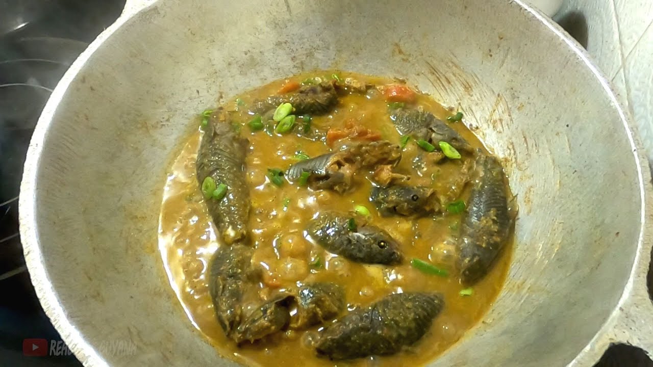 Хассар Карри.