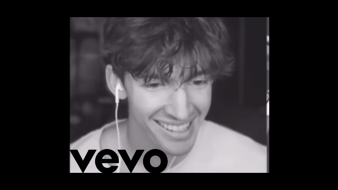 Albert Artez - &ldquo;Can I Get A Kiss&rdquo; || Official Music Video || VEVO