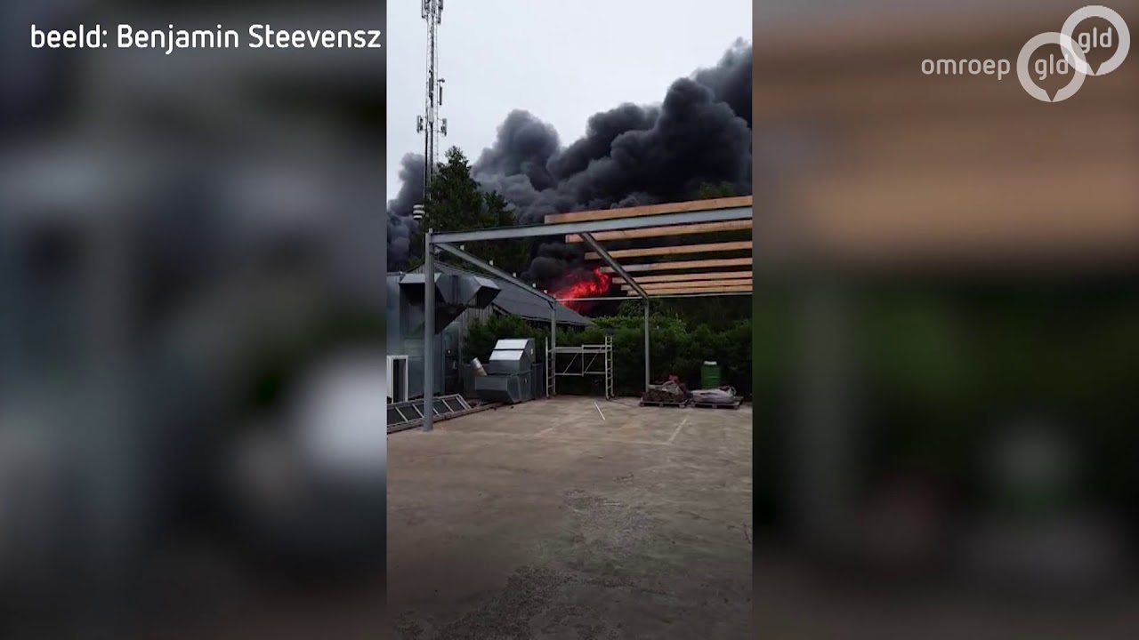 Grote uitslaande brand in Vorden, woningen en bedrijven ontruimd