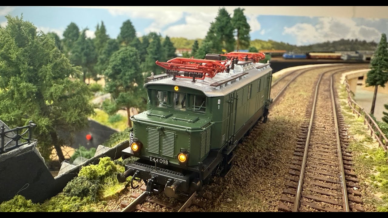 Trix 22701 E44 digitalisieren. Der absolute Wahnsinn !!!!!!!!!