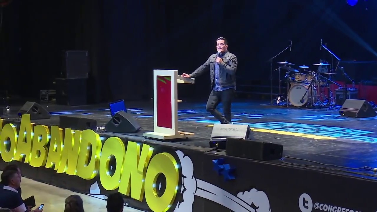 Menny Escobar - Mensaje: Habra un Voluntario?