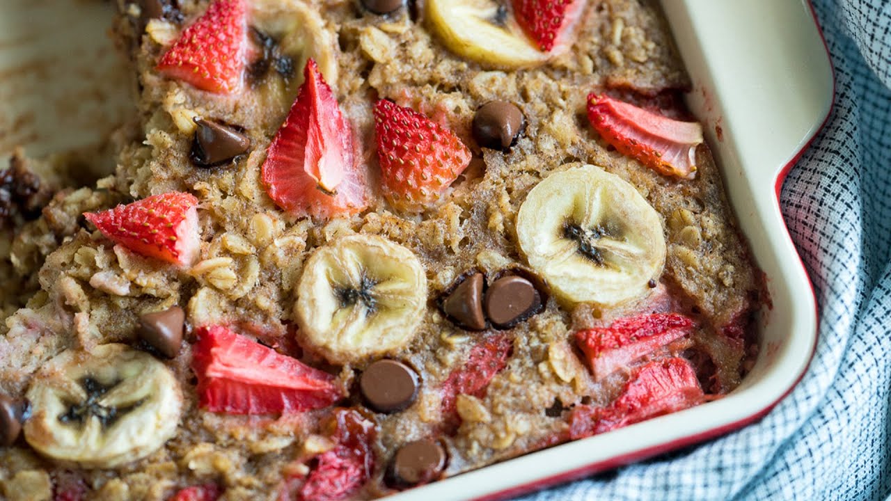 How to Make: Strawberry Banana Oatmeal Bake