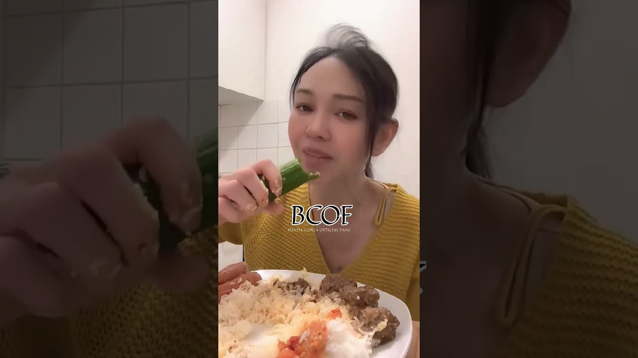 BUNDA CORLA RATU JRENG MAKAN HABIS BUKA PUASA ENAK BANGET LIHAT PORSINYA MAKAN JADI NAMBAH MAKAN