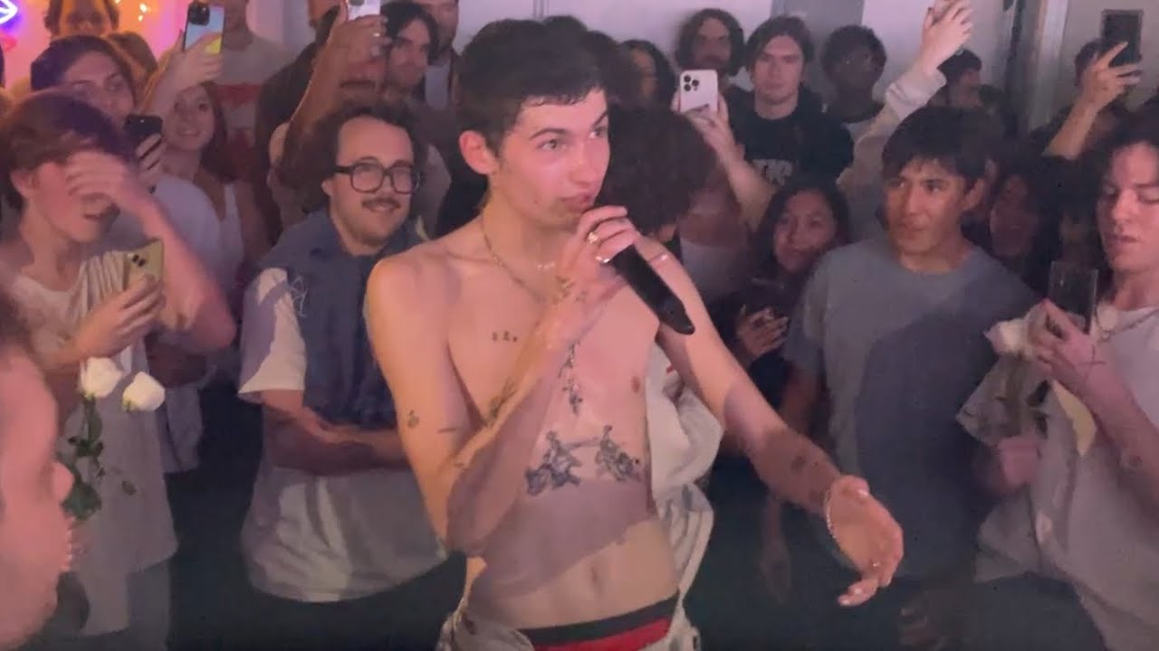 GLAIVE - “huh” LIVE FROM LOS ANGELES A BIT OF A MAD ONE (1.27.24)