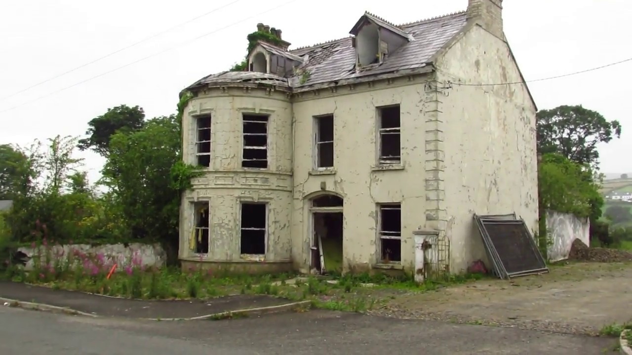 FIRST P-SB 11 SPIRIT BOX SESSION IN ABANDONED HOUSE / LIFE AFTERLIFE TV PRODUCTIONS. GREEN CASTLE.