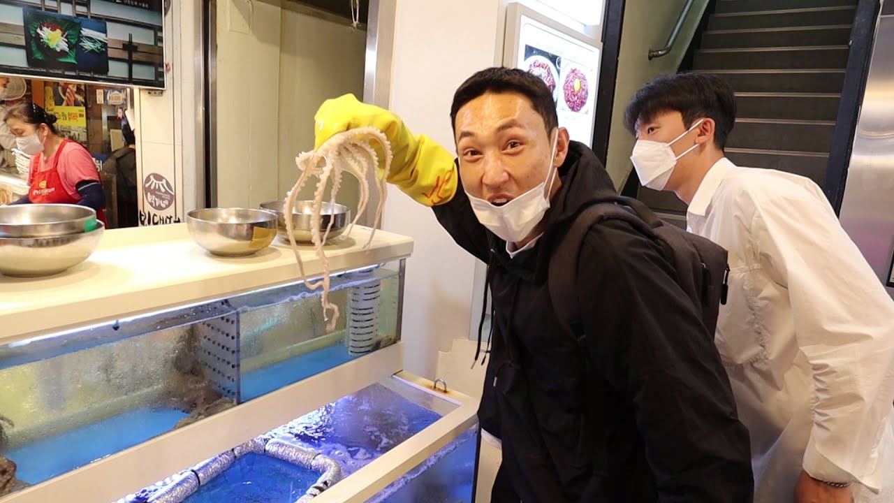 PROVANDO COMIDA COREANA NO MERCADO TRADICIONAL