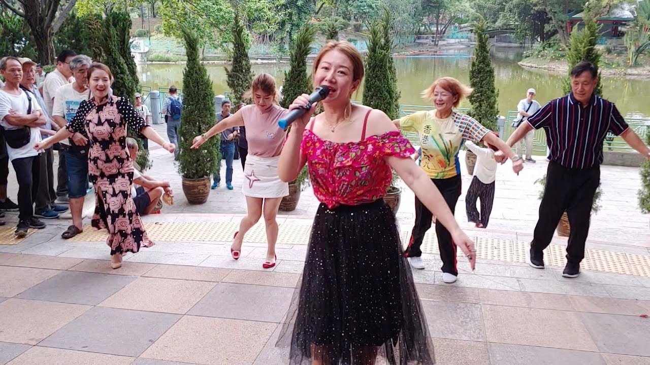 ~情路彎彎~ 舞林世家💃表演鬼步舞 🎤芯儀 / 홍콩3의세공주 (2019/10/16)