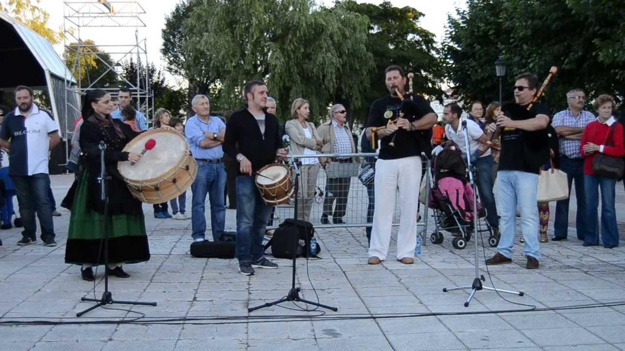 Os Mecos-Baixando para a salgueira