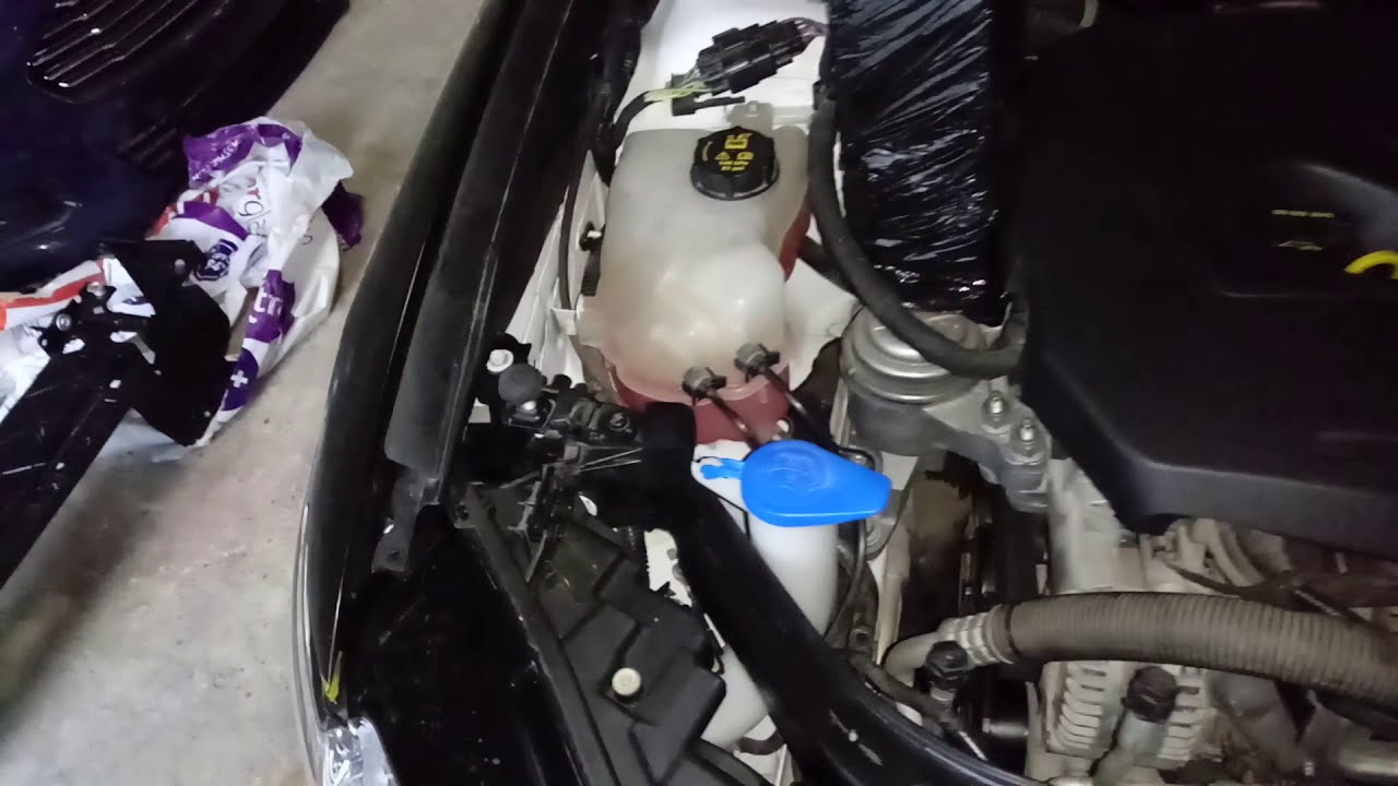 Ford Fusion z USA uszkodzenia i naprawa.