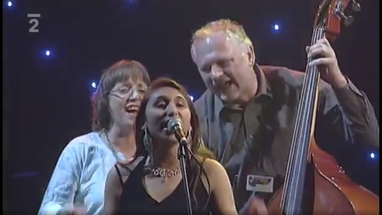 Me les nakamav - Mario Bihari, Bara Hrzanova, Sara Kaliasova (Romano jilo)
