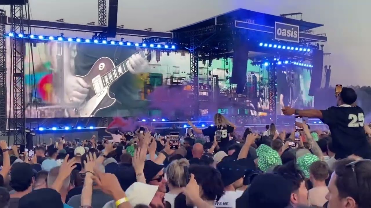 Oasis - Live Forever (Manchester 11-7-2025)