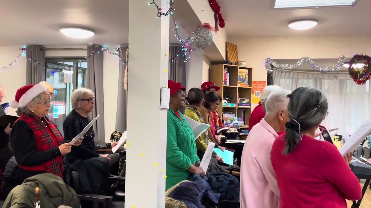 TAP Community Choir at Esther Randall Court 8.12.25 (3)