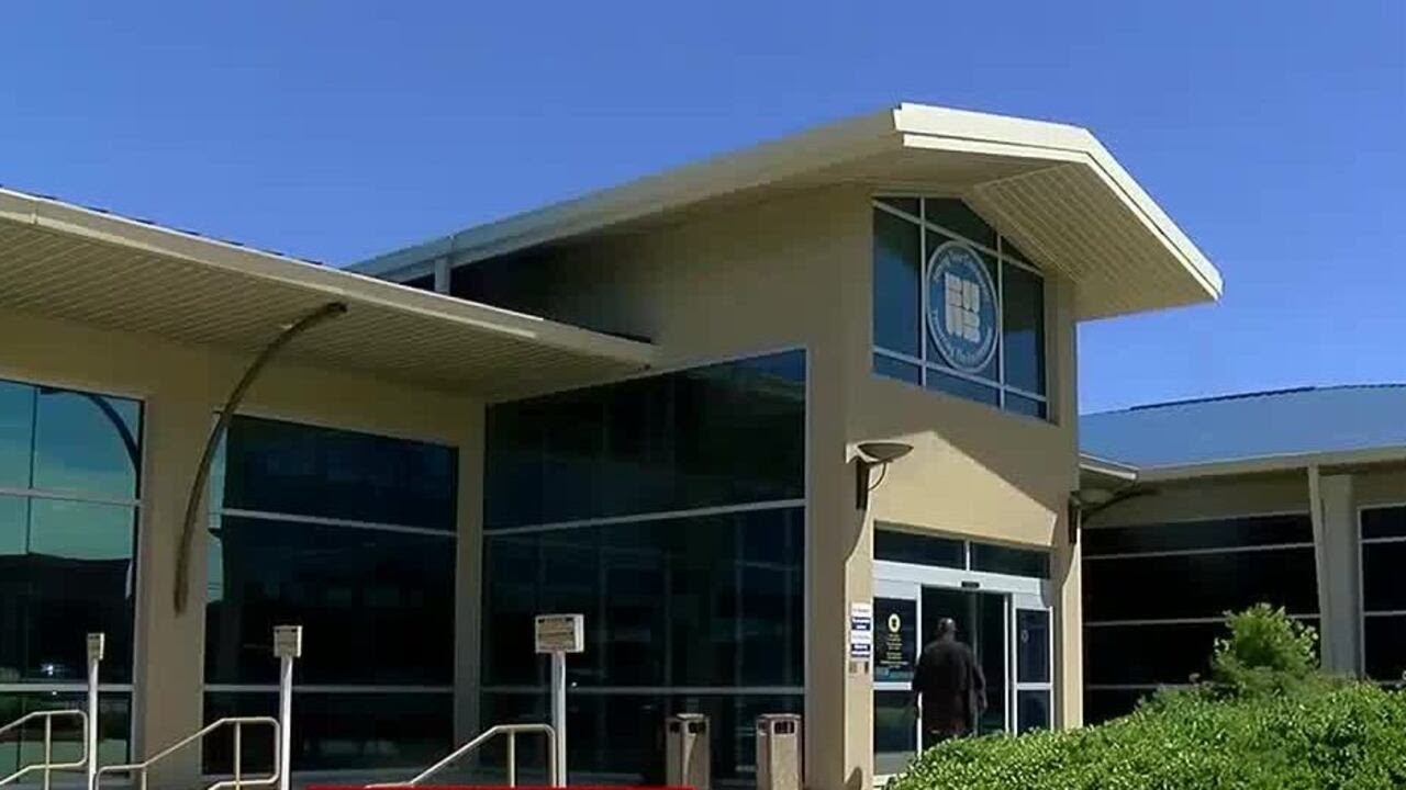 В компании Central Alabama Water уволено не менее 135 сотрудников.