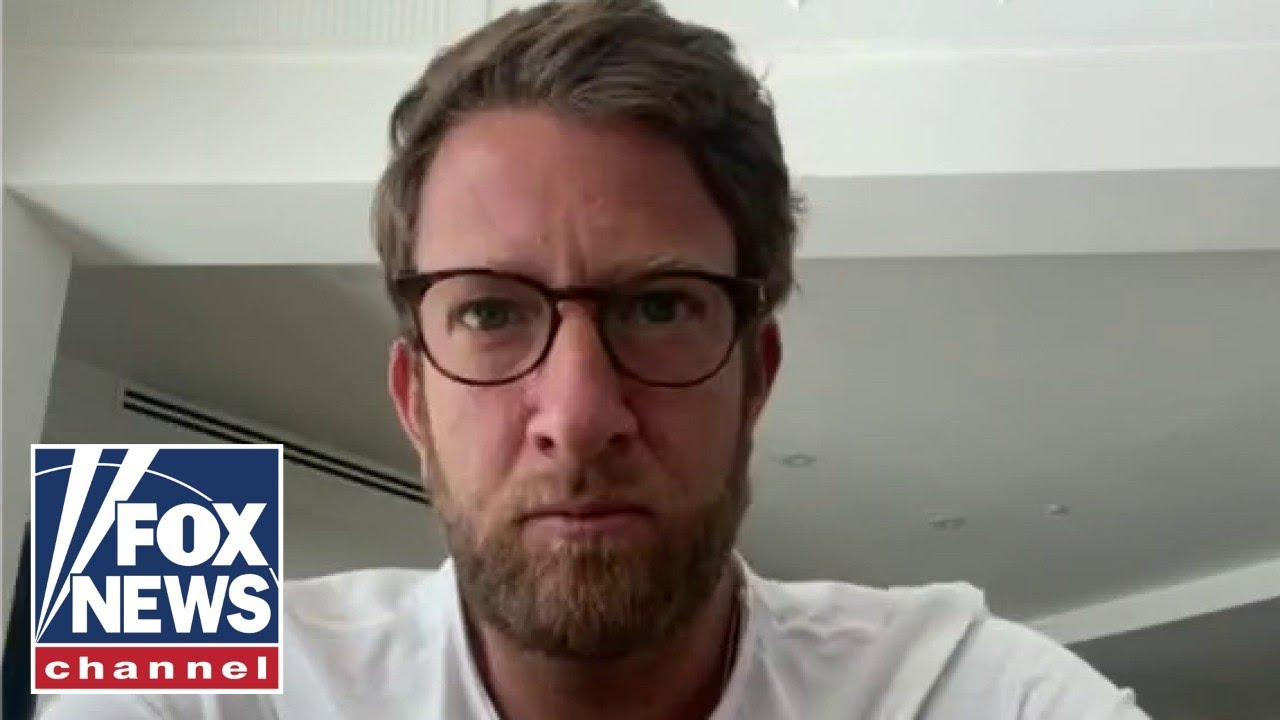 Dave Portnoy EXPLODES after antisemitic sign shown in Barstool bar