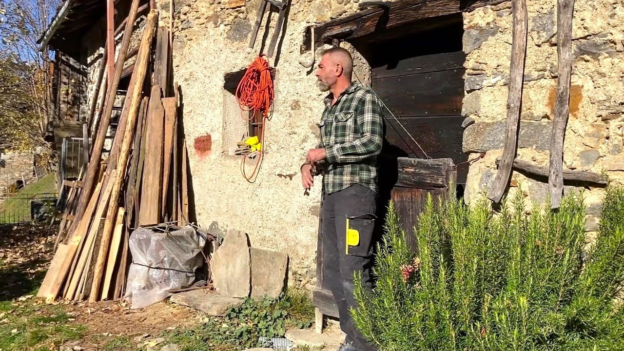 Ep.119 – La mia Baita - Distruggo l’IPhone – Costruisco Baita uccellini – Pavimento – Natura e Relax