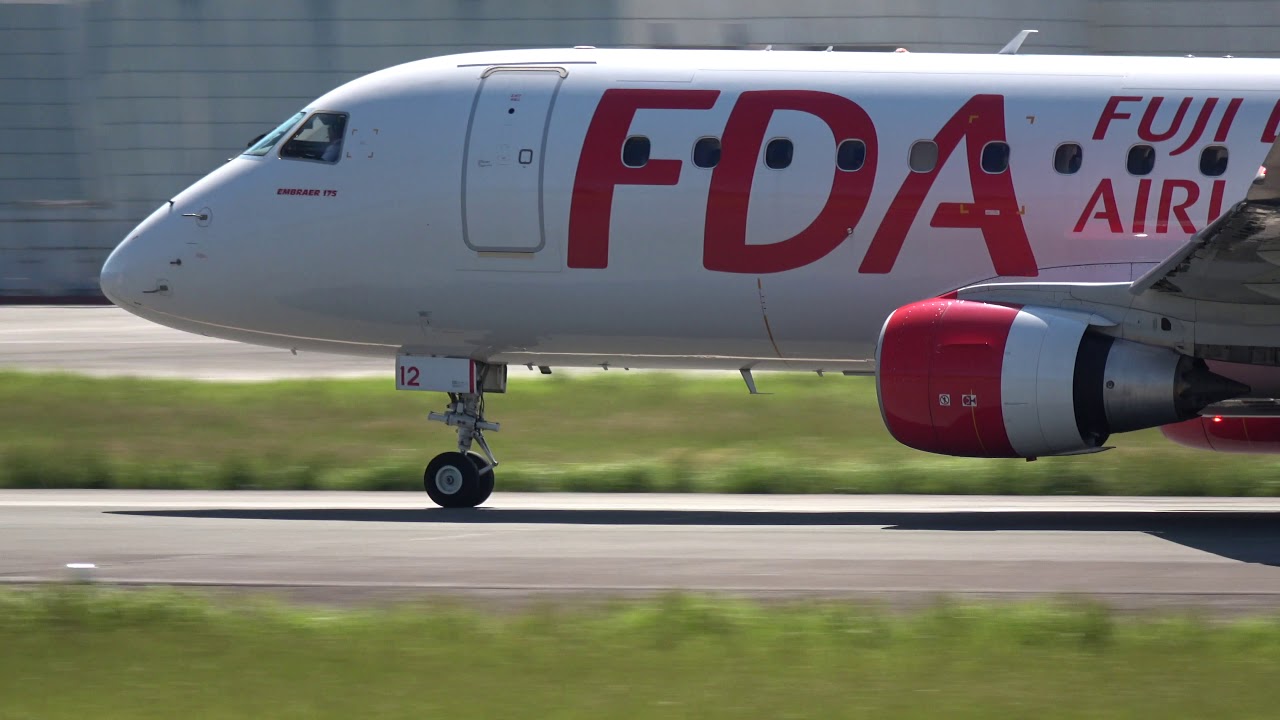 熊本空港 FUJI DREAM AIRLINES ERJ-175 JA12FJ