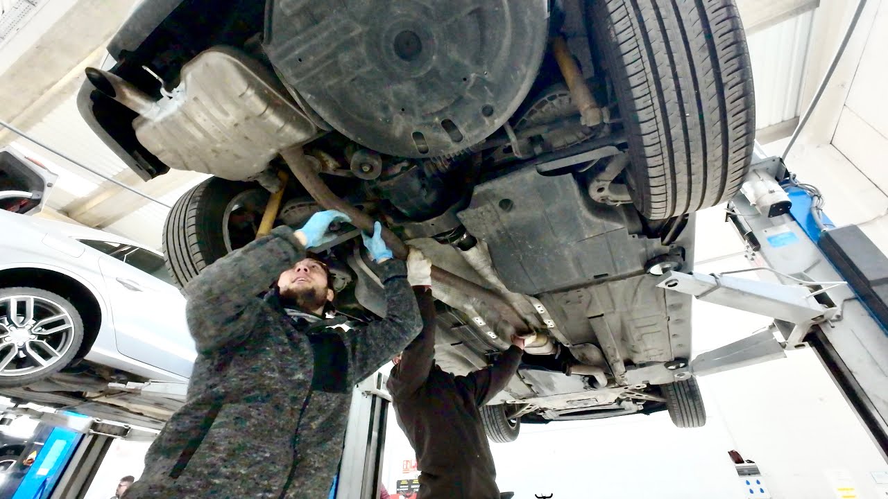 Welding the exhaust pipe | BMW 320td