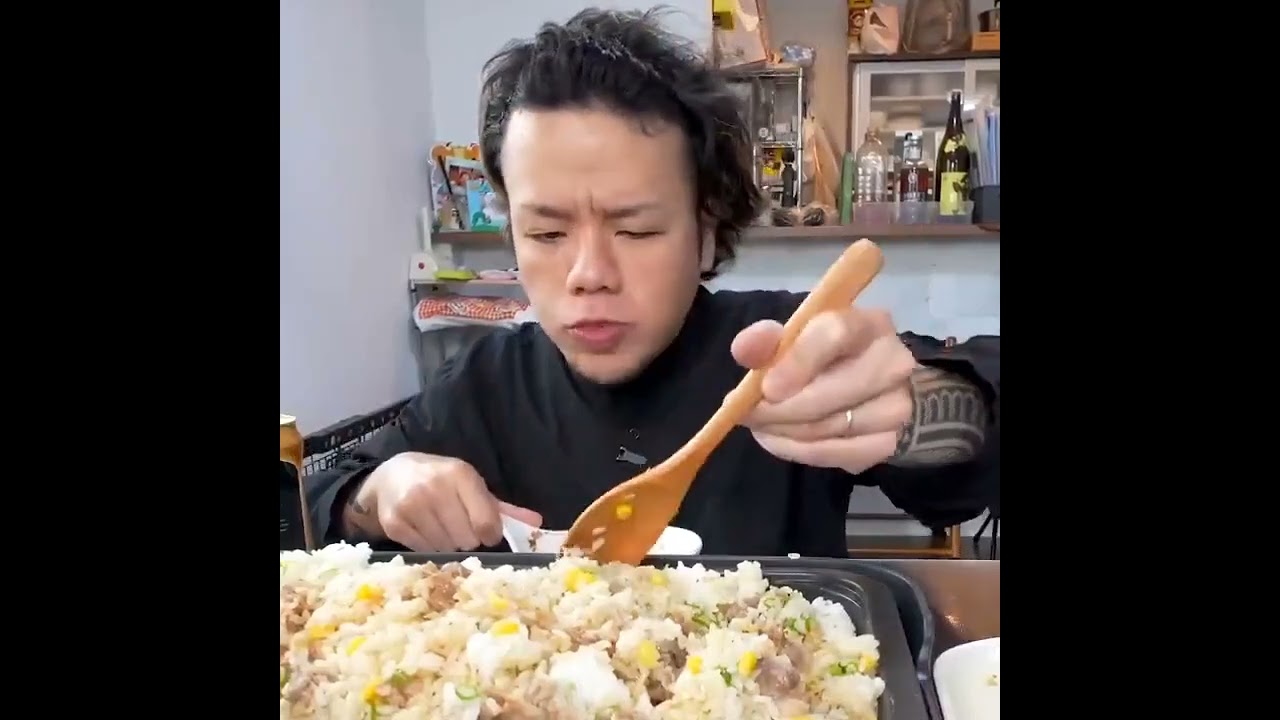 MAKAN NASI DAGING LEMAK LEZAT, ABANG TAMPAN MAKAN PORSI BANYAK BIKIN LAPER.