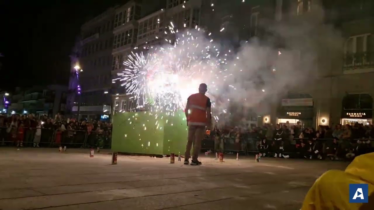 Los merdeiros y la quema del meco acercan al Entroido de Vigo a su final