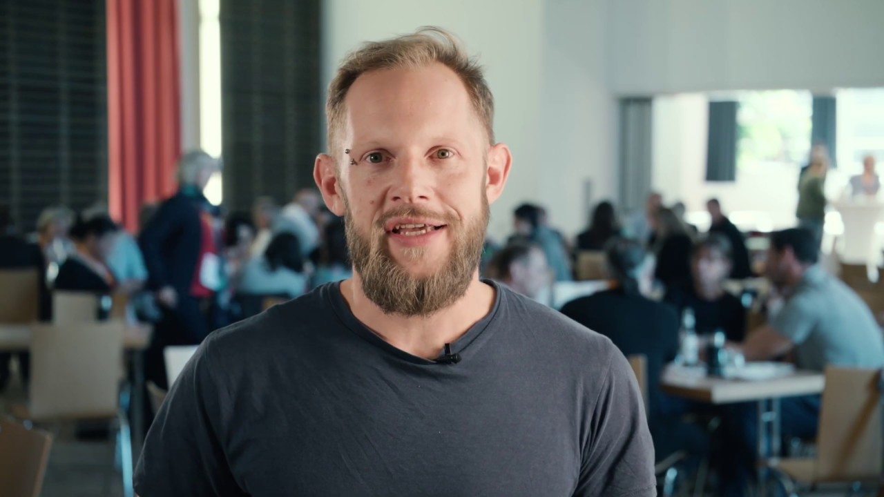 Simon Ennulat über die Bedeutsamkeit, sich zu treffen und zusammen zu arbeiten