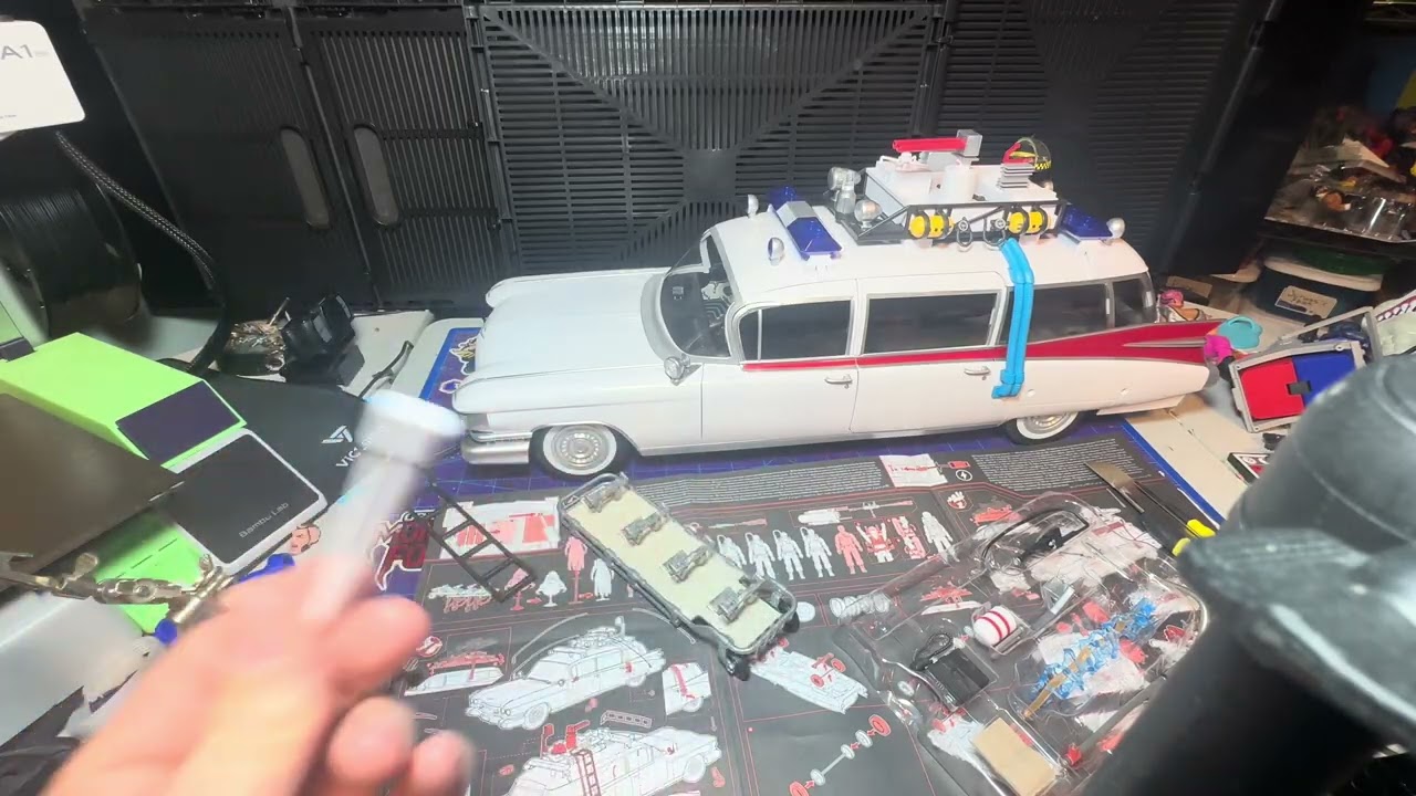 Ghostbusters Haslab Ecto-1 Pt1: Распаковка и сборка